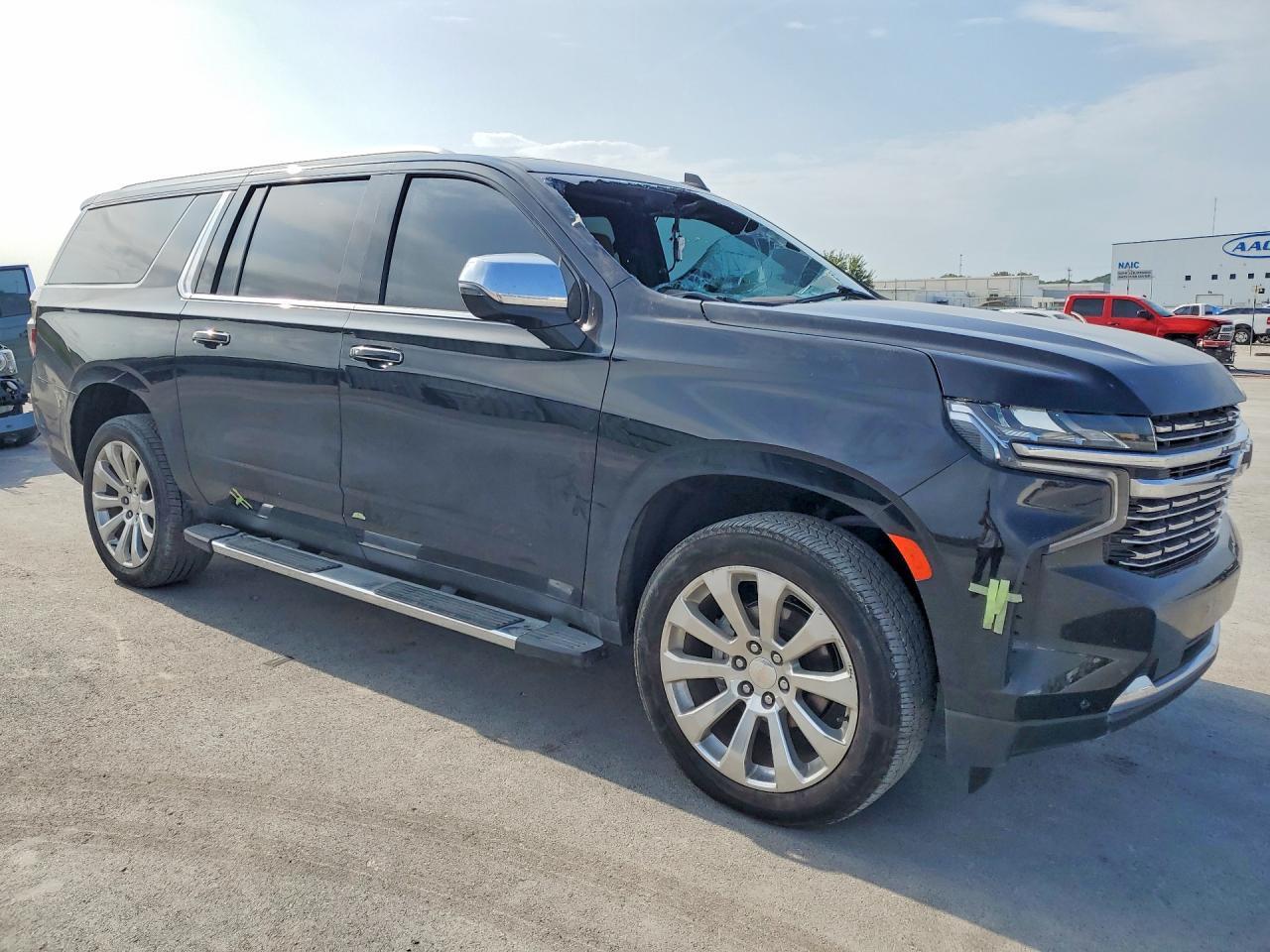 2023 Chevrolet Suburban K1500 Premier - zdjęcie 4