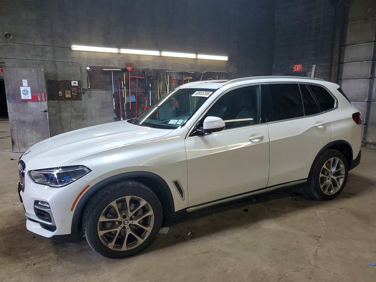 2020 BMW X5 xDrive40I - zdjęcie główne
