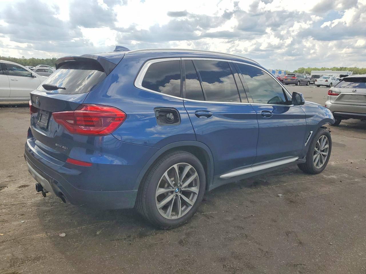 2019 BMW X3 Sdrive30I - zdjęcie 3