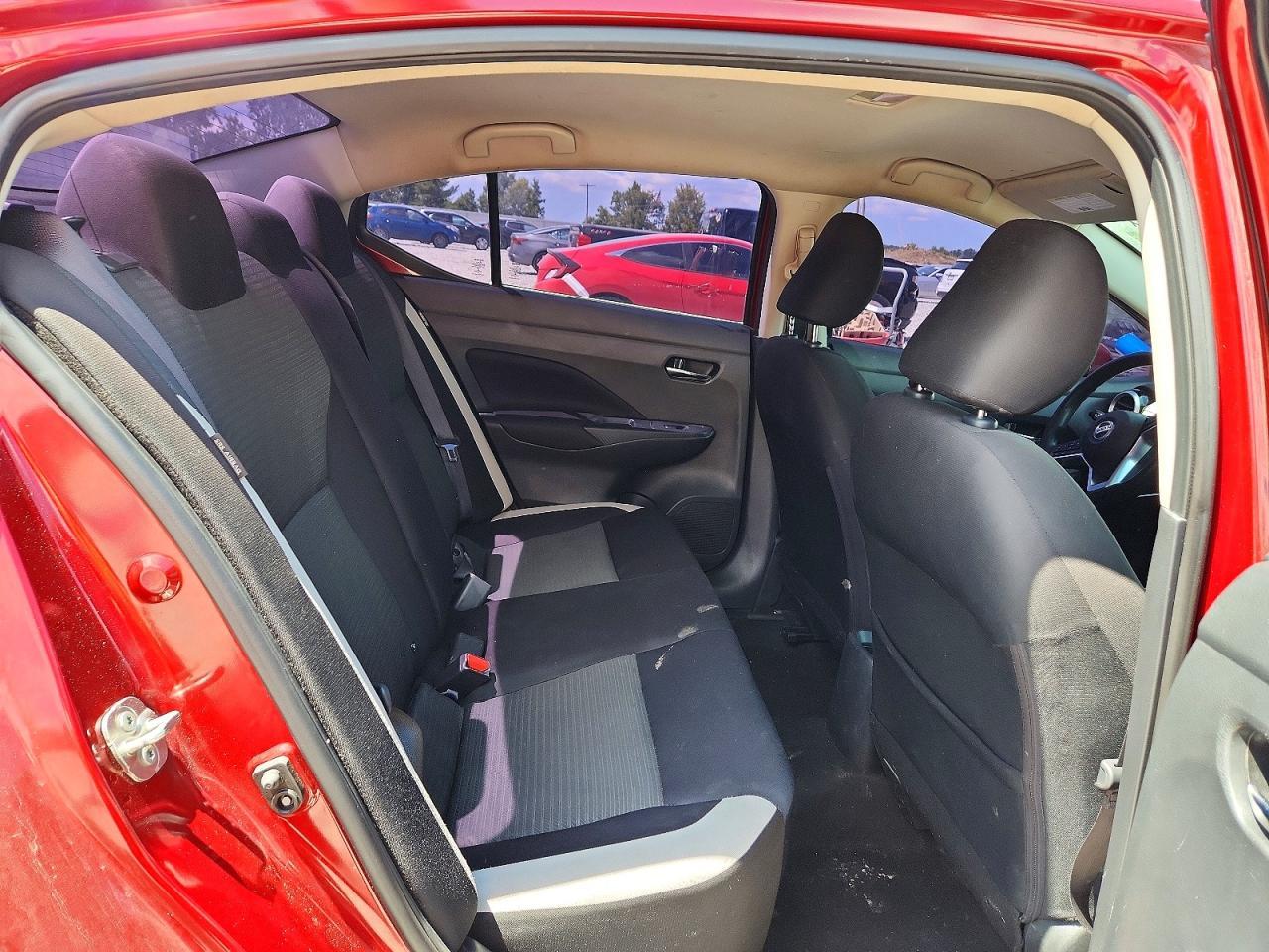 2021 Nissan Versa Sv - zdjęcie 10
