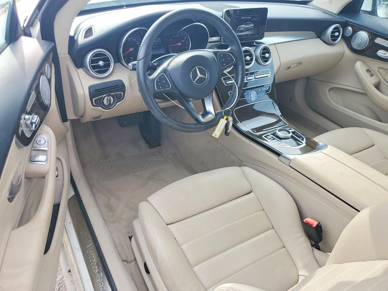 2017 Mercedes-Benz C 300 - zdjęcie 8