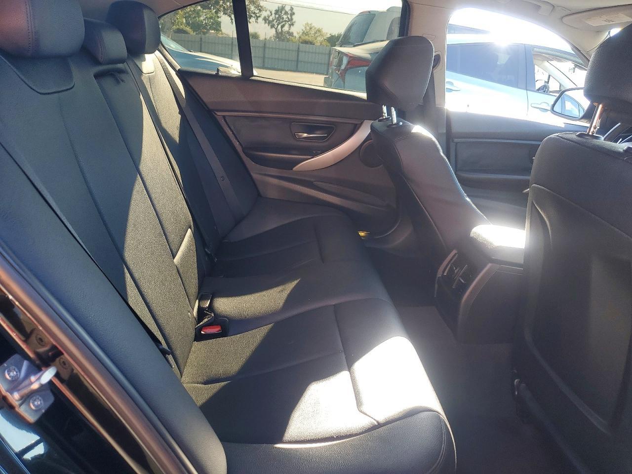2013 BMW 320 I - zdjęcie 10