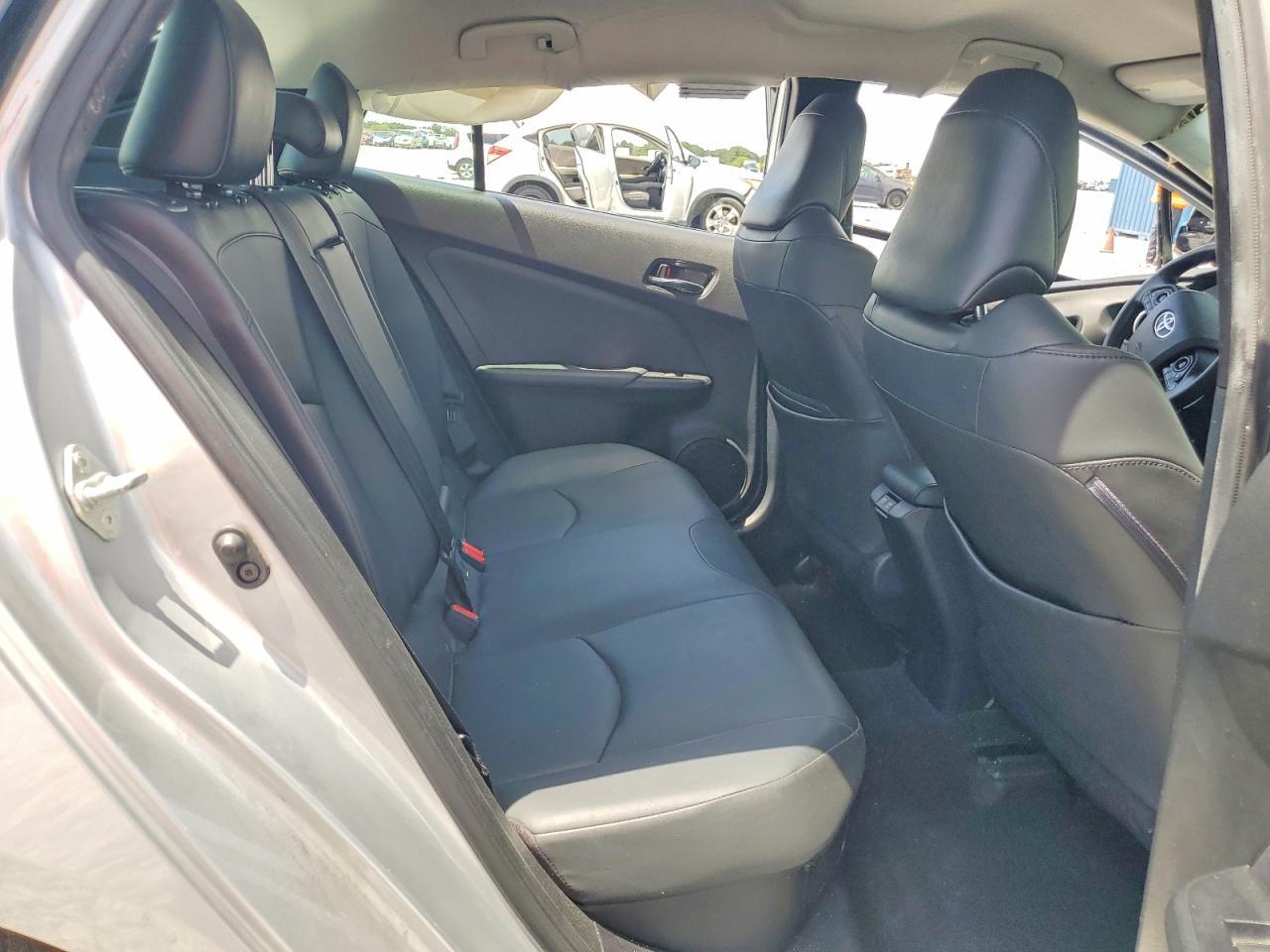 2020 Toyota Prius Xle Awd-E - zdjęcie 10