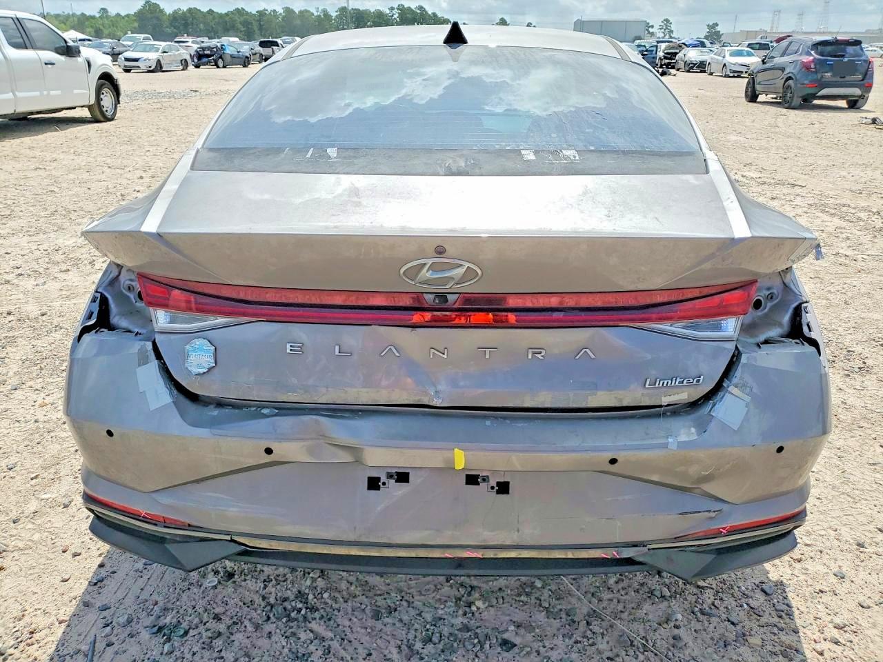 2021 Hyundai Elantra Limited - zdjęcie 6