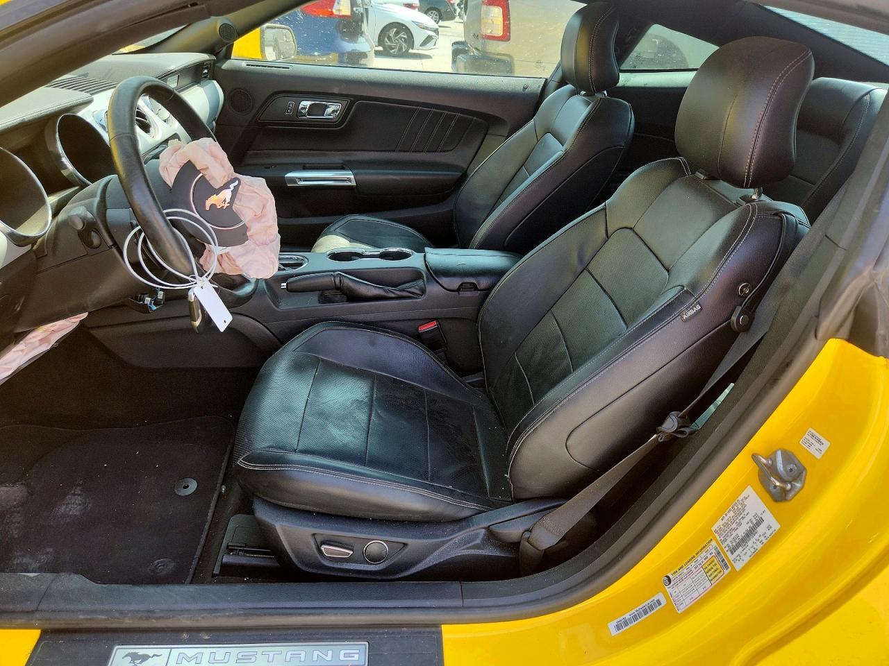 2015 Ford Mustang - zdjęcie 7