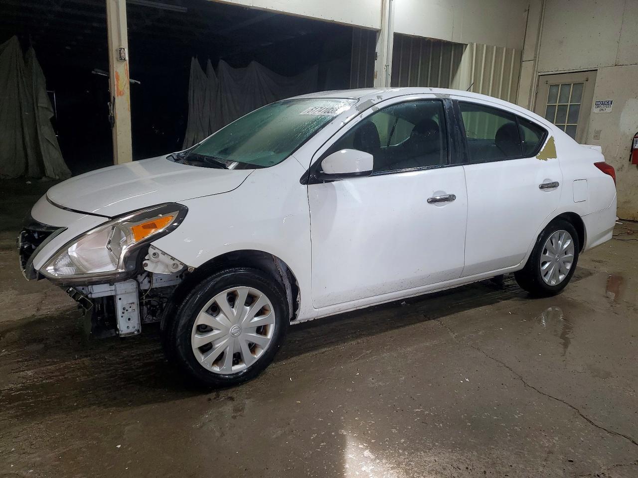 2018 Nissan Versa Sv - zdjęcie główne