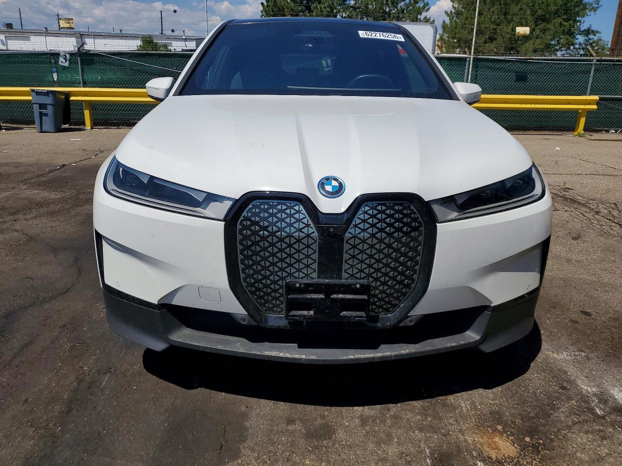 2024 BMW Ix xDrive50 - zdjęcie 5