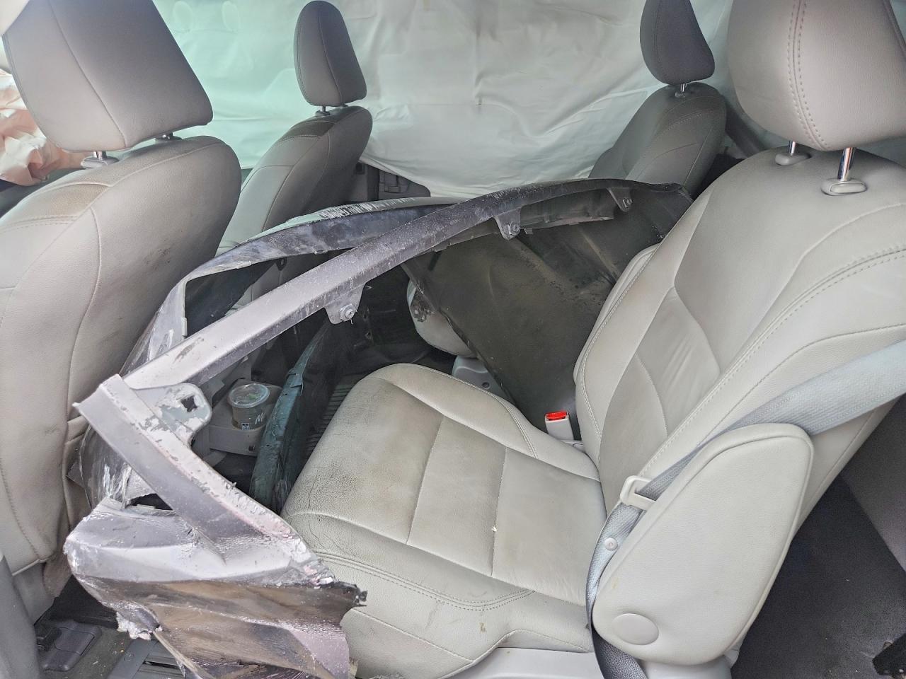 2017 Toyota Sienna Xle - zdjęcie 13