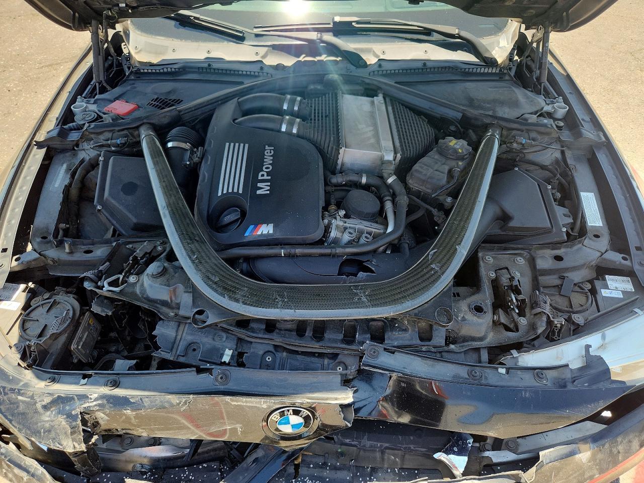 2015 BMW M4 - zdjęcie 11