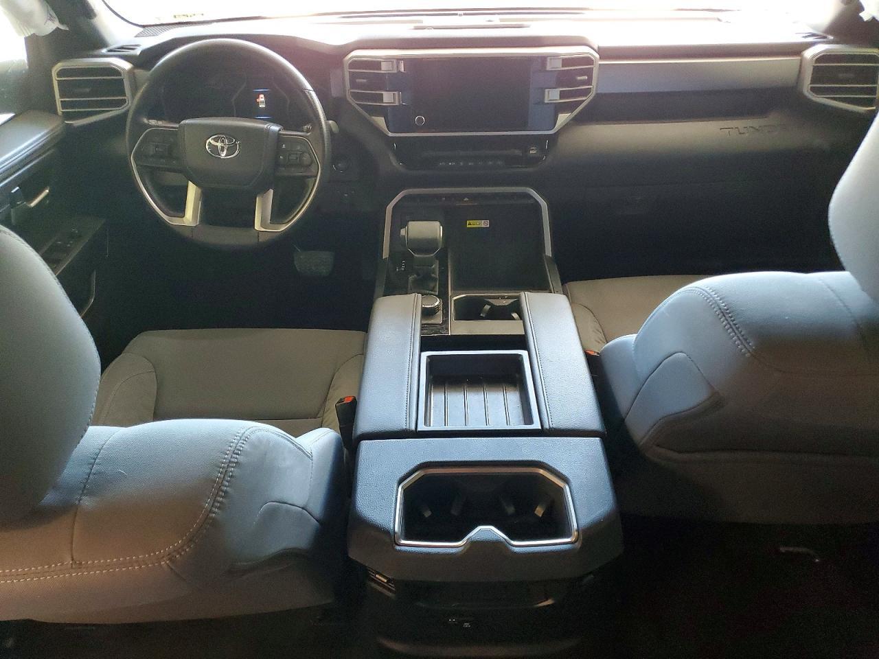 2025 Toyota Tundra - zdjęcie 8