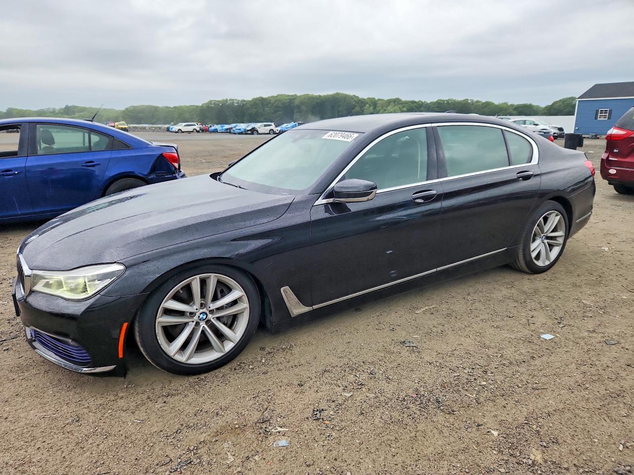 2016 BMW 750 Xi - zdjęcie główne