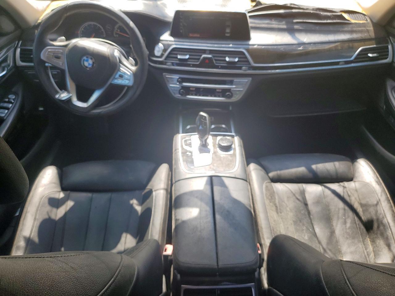 2017 BMW 740 I - zdjęcie 8