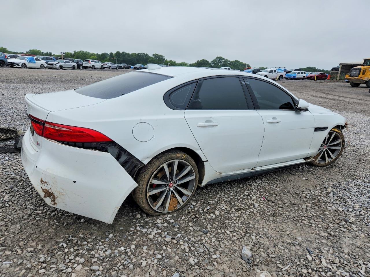 2016 Jaguar Xf S - zdjęcie 3