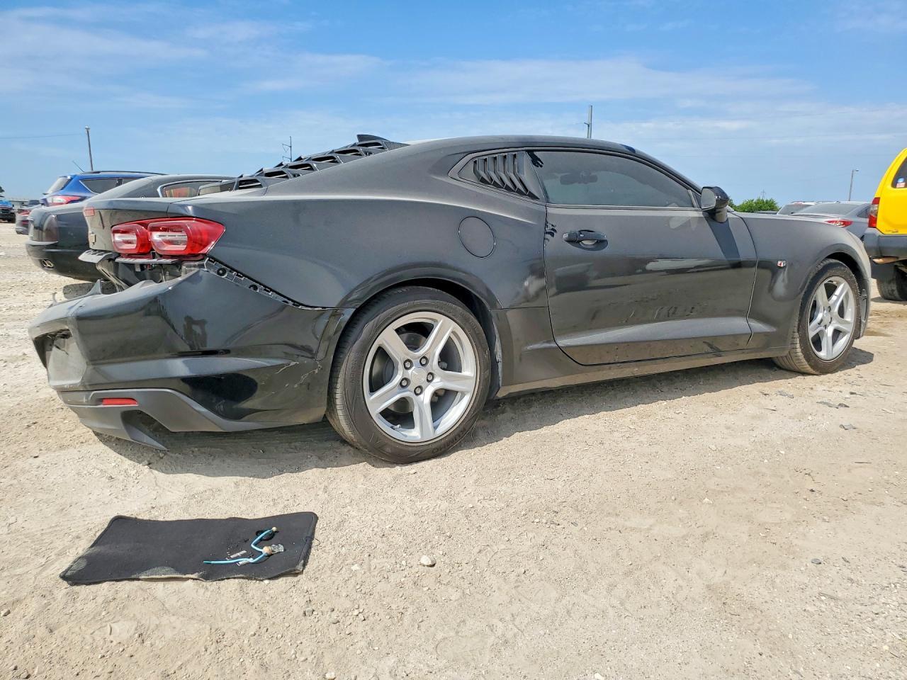 2022 Chevrolet Camaro Ls - zdjęcie 3