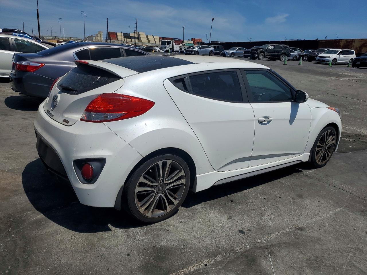 2016 Hyundai Veloster Turbo - zdjęcie 3