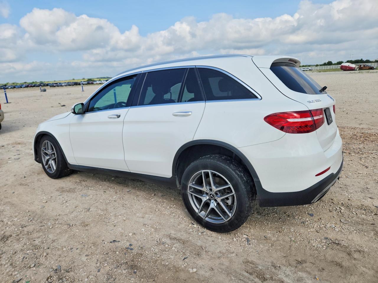 2017 Mercedes-Benz Glc 300 4Matic - zdjęcie 2