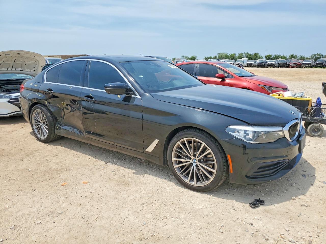 2019 BMW 530 I - zdjęcie 4