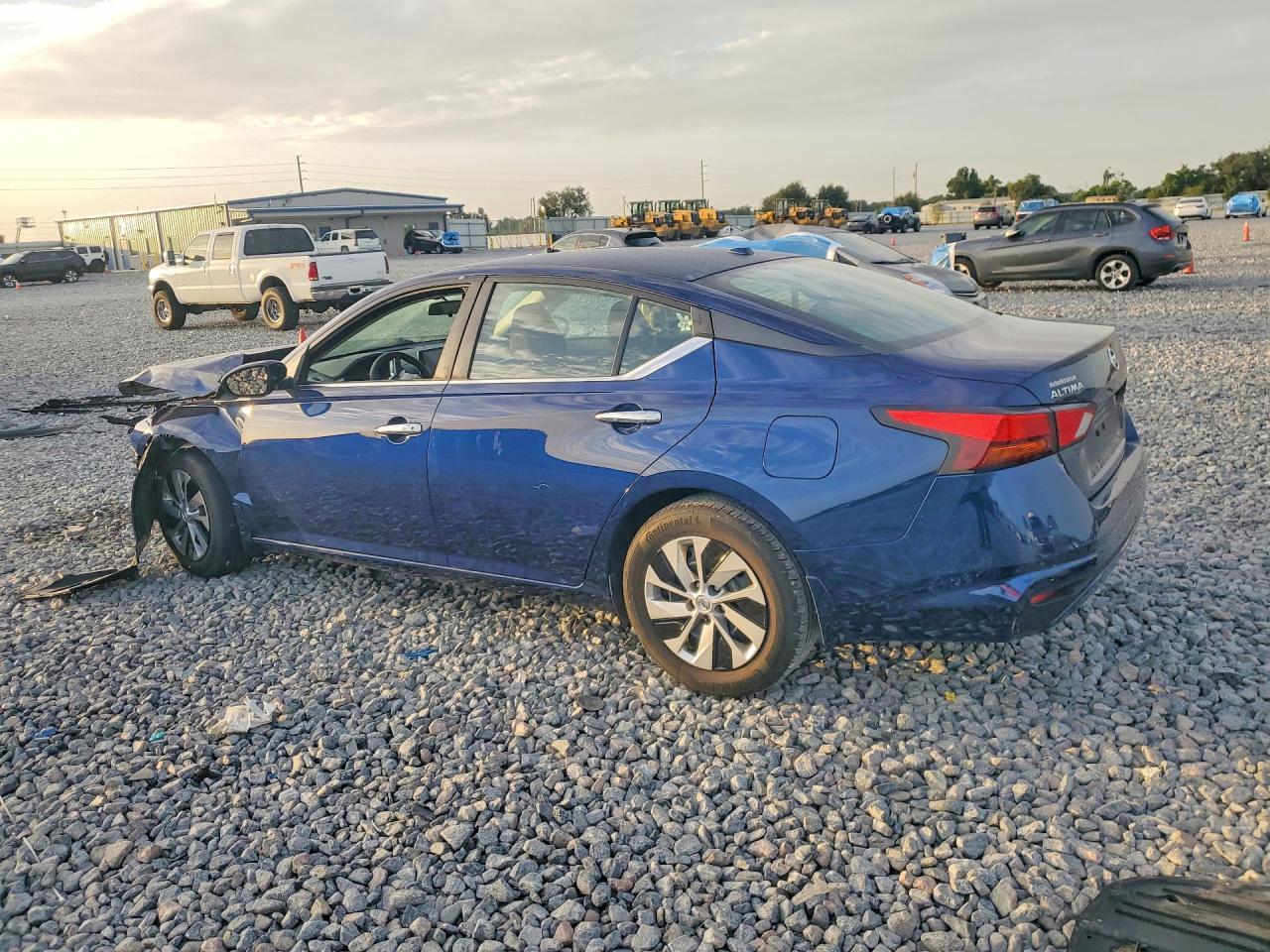 2019 Nissan Altima S - zdjęcie 2