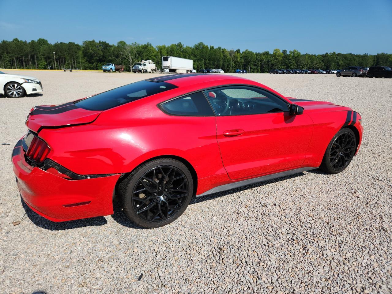 2017 Ford Mustang - zdjęcie 3