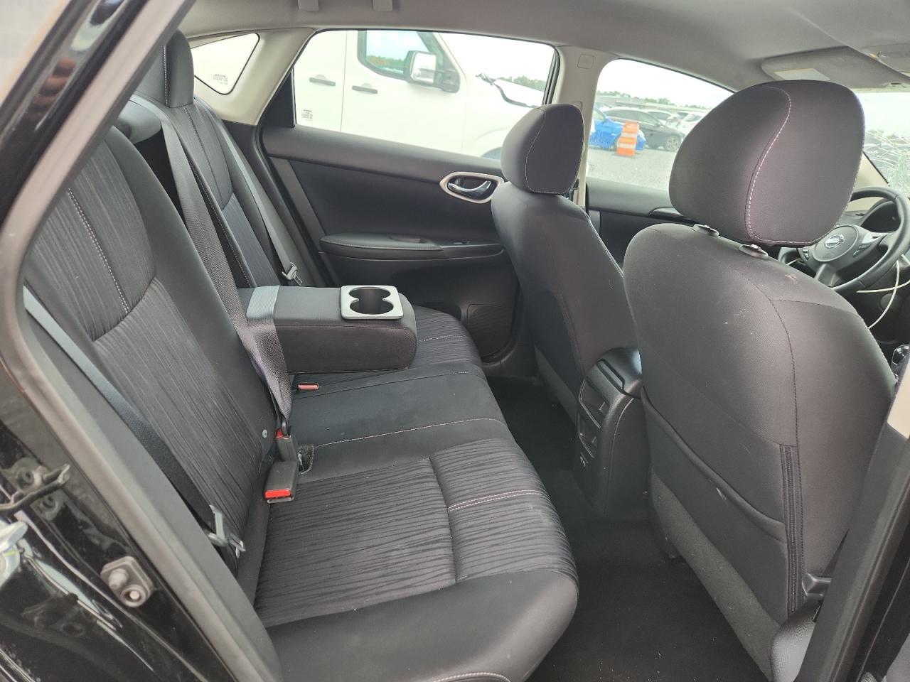 2018 Nissan Sentra S - zdjęcie 10