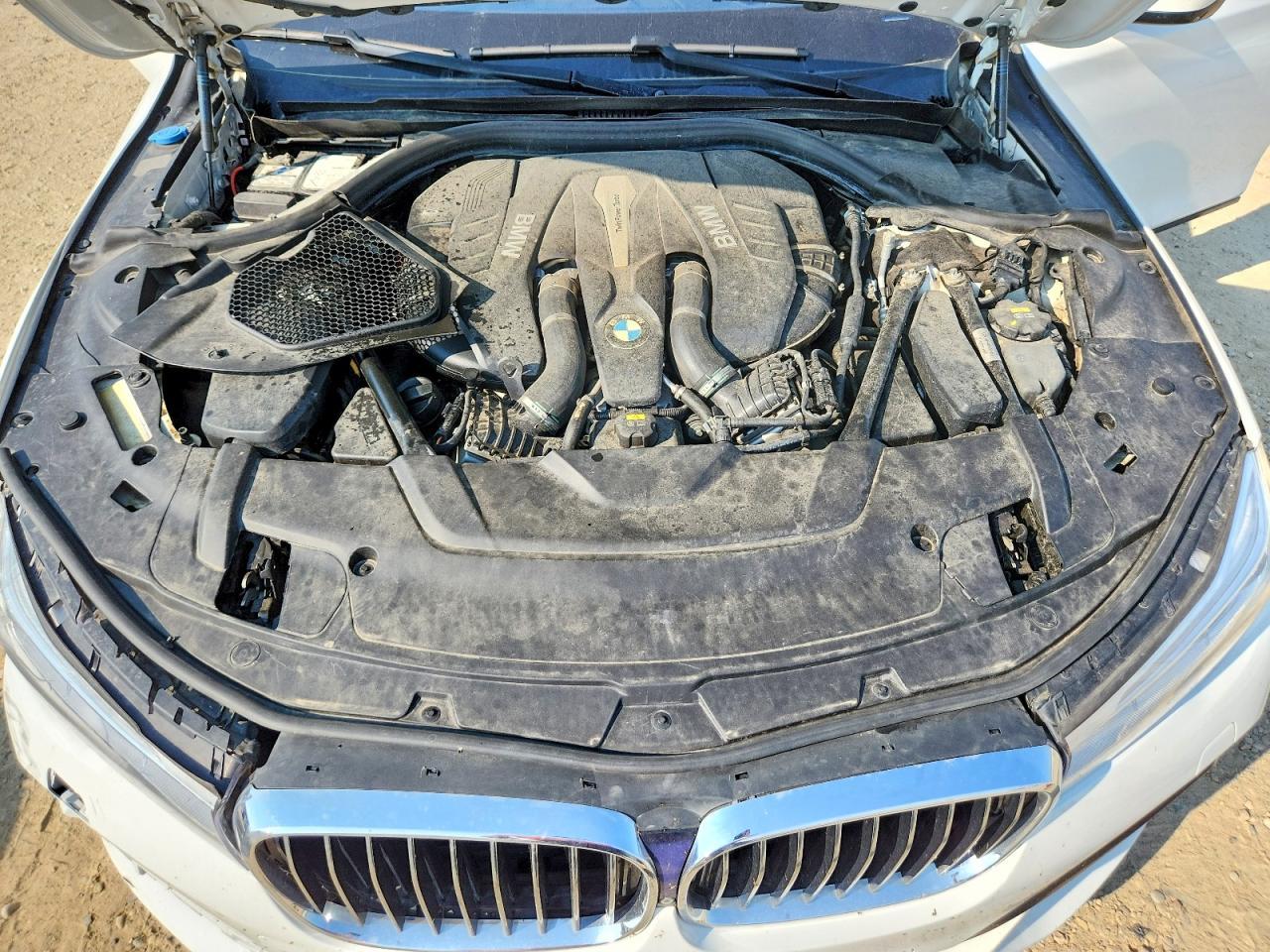 2017 BMW 750 Xi - zdjęcie 11