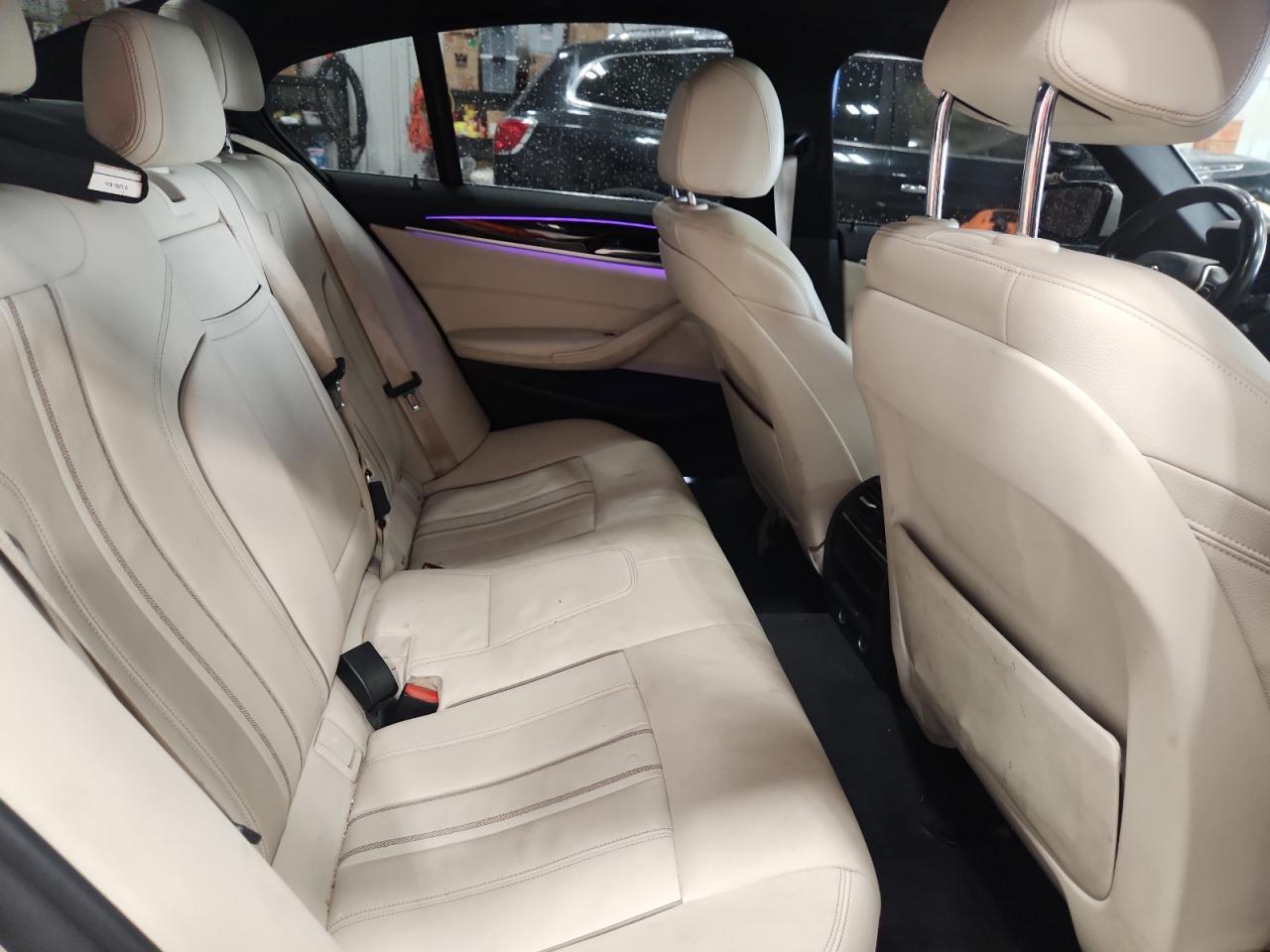 2019 BMW 530 I - zdjęcie 10