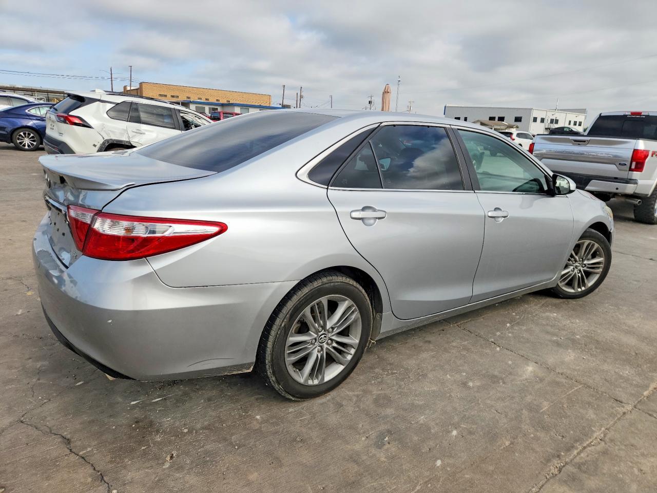 2015 Toyota Camry Se - zdjęcie 3
