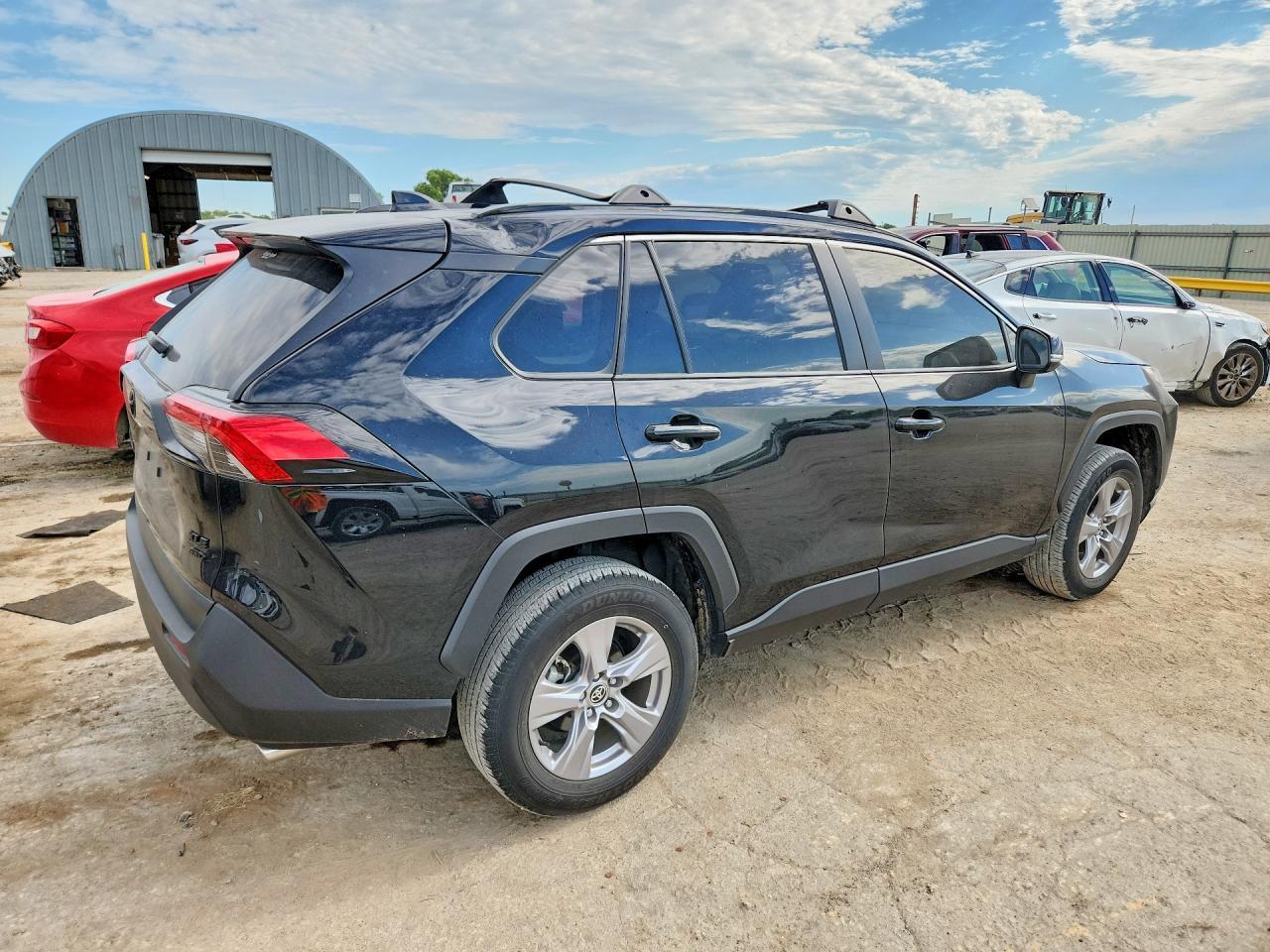 2025 Toyota Rav4 Xle - zdjęcie 3