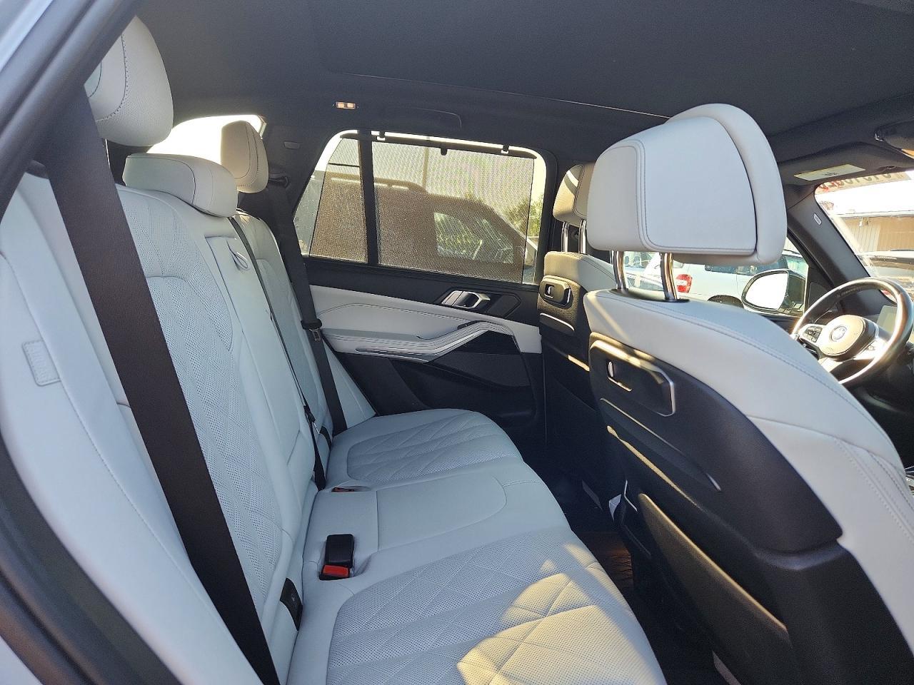 2024 BMW X5 xDrive50E - zdjęcie 11