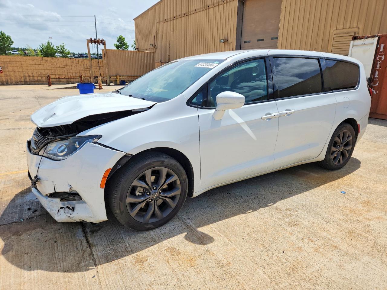 2018 Chrysler Pacifica Touring Plus - zdjęcie główne