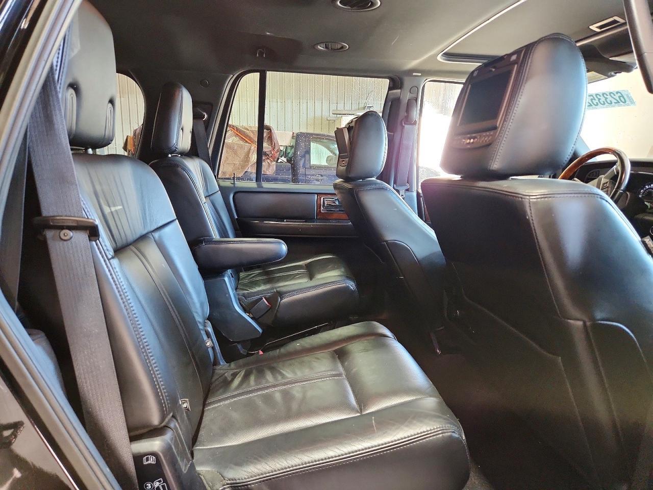 2016 Lincoln Navigator Select - zdjęcie 11