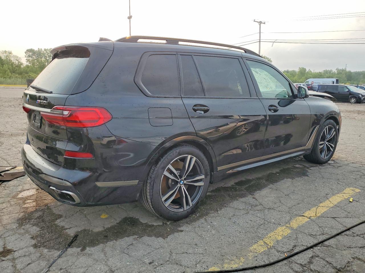2022 BMW X7 M50I - zdjęcie 3