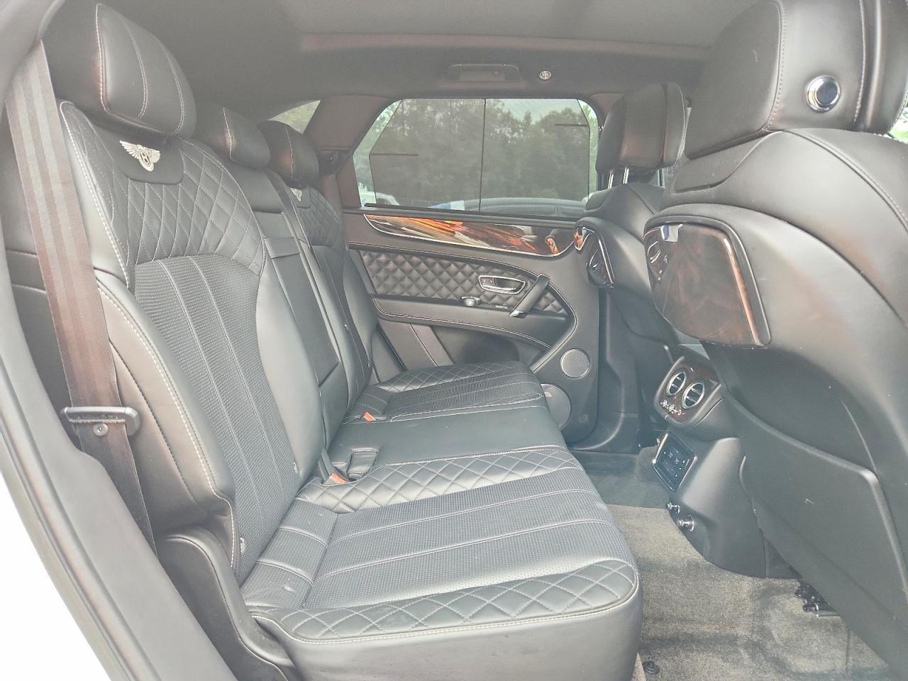 2017 Bentley Bentayga - zdjęcie 11