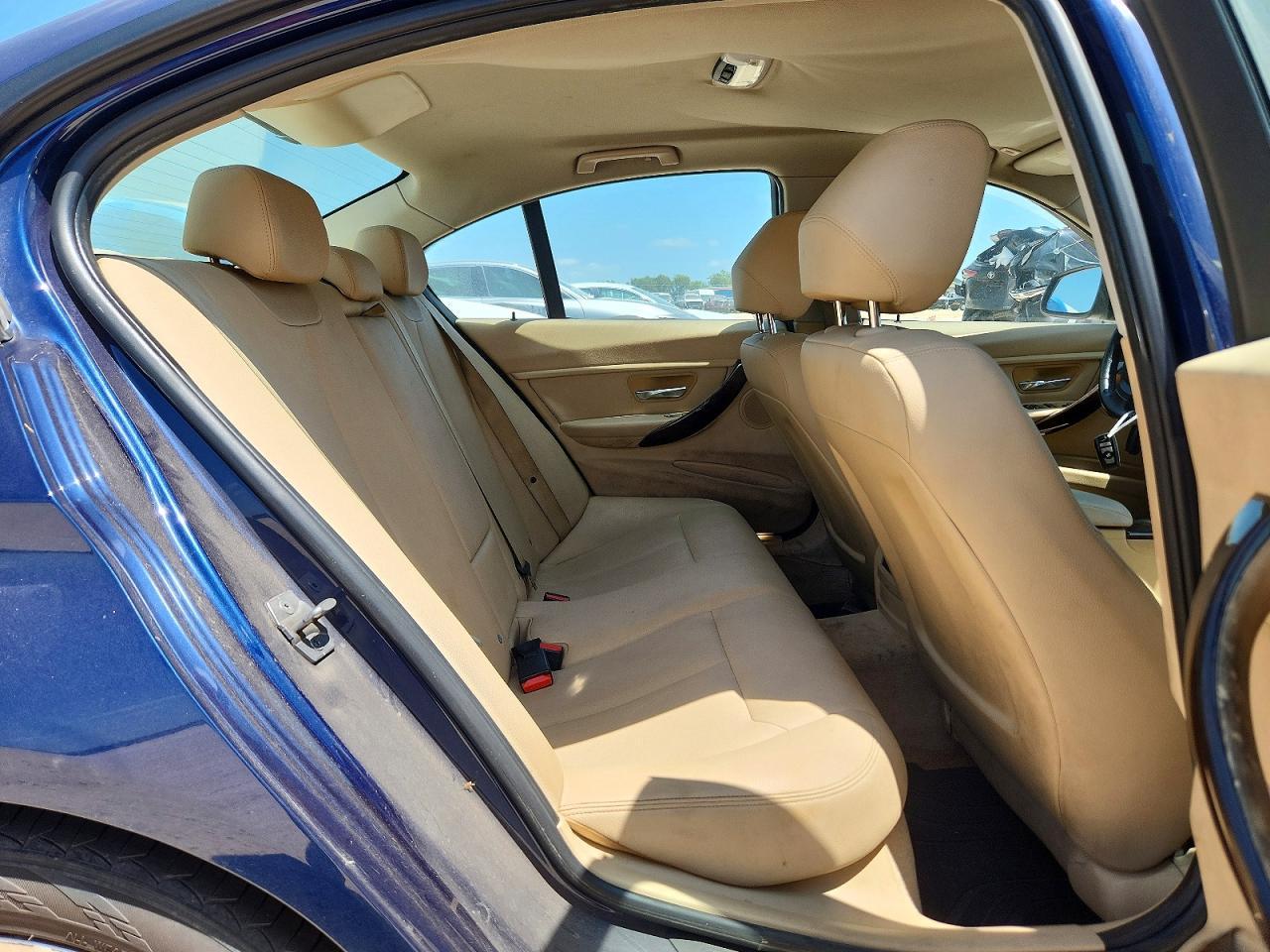 2016 BMW 320 I - zdjęcie 10