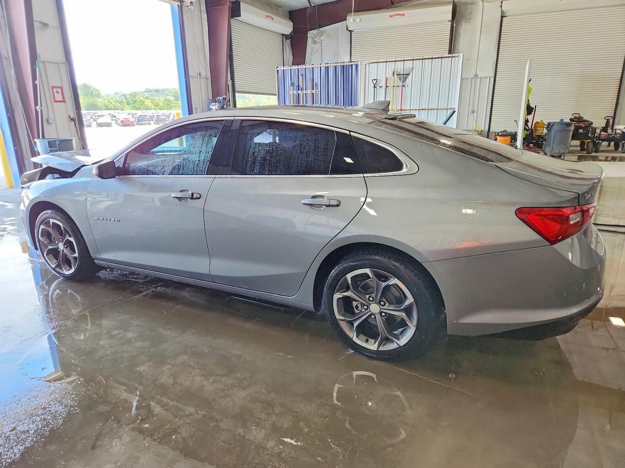 2023 Chevrolet Malibu Lt - zdjęcie 2
