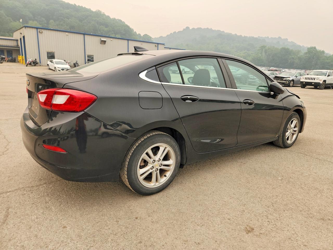 2018 Chevrolet Cruze Lt - zdjęcie 3