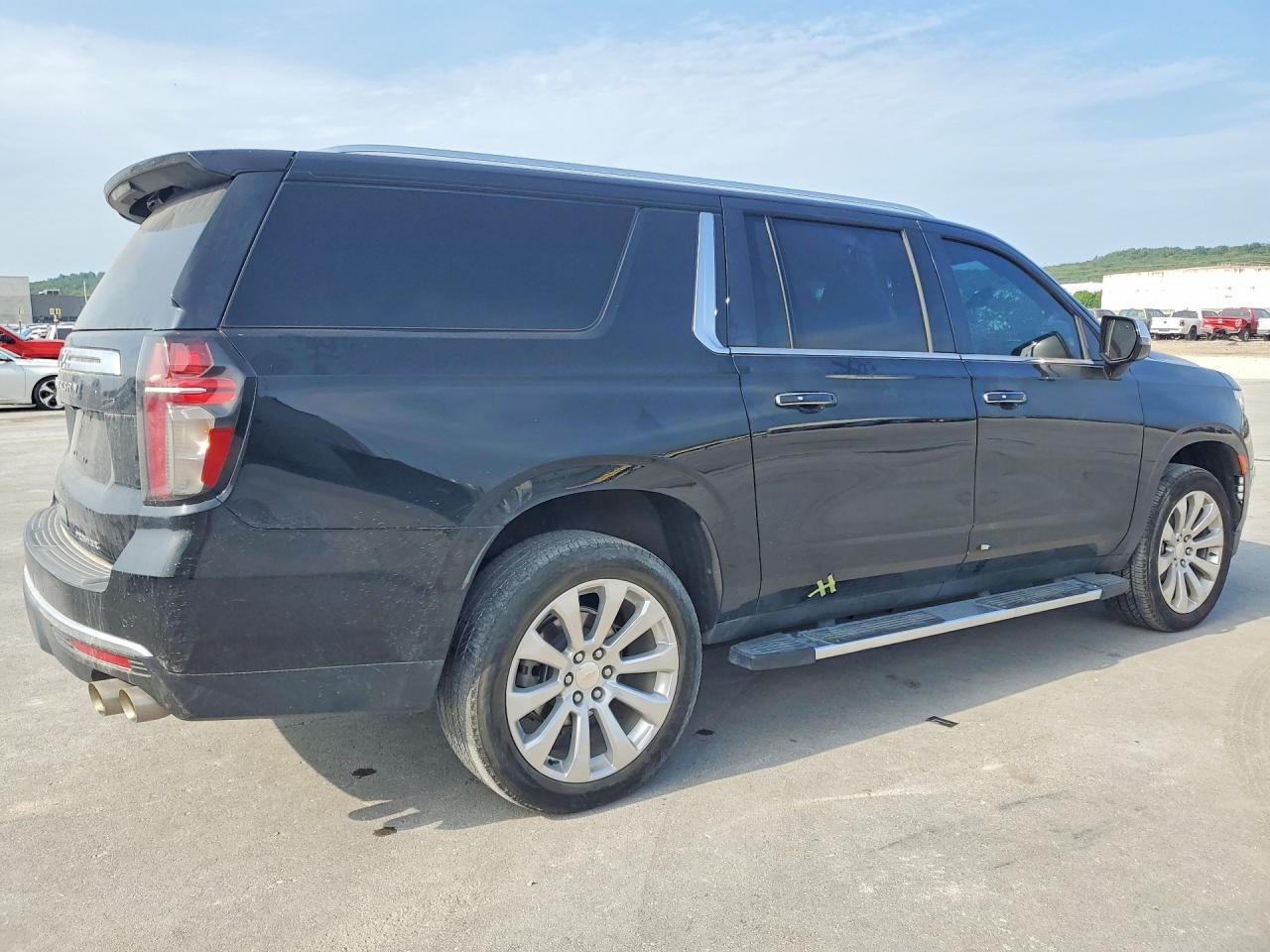 2023 Chevrolet Suburban K1500 Premier - zdjęcie 3