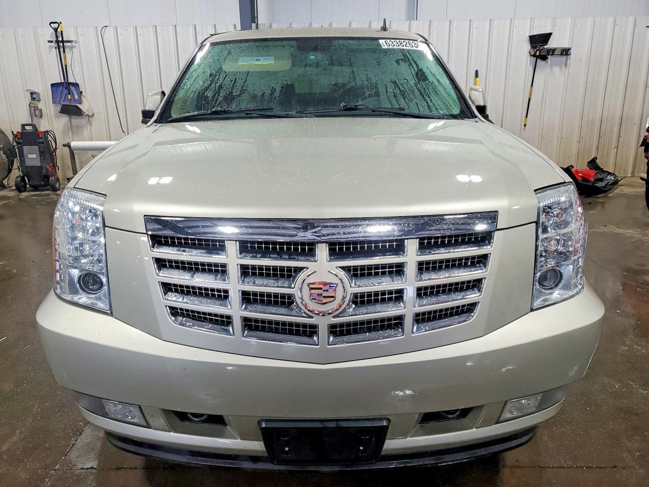 2013 Cadillac Escalade Luxury - zdjęcie 5