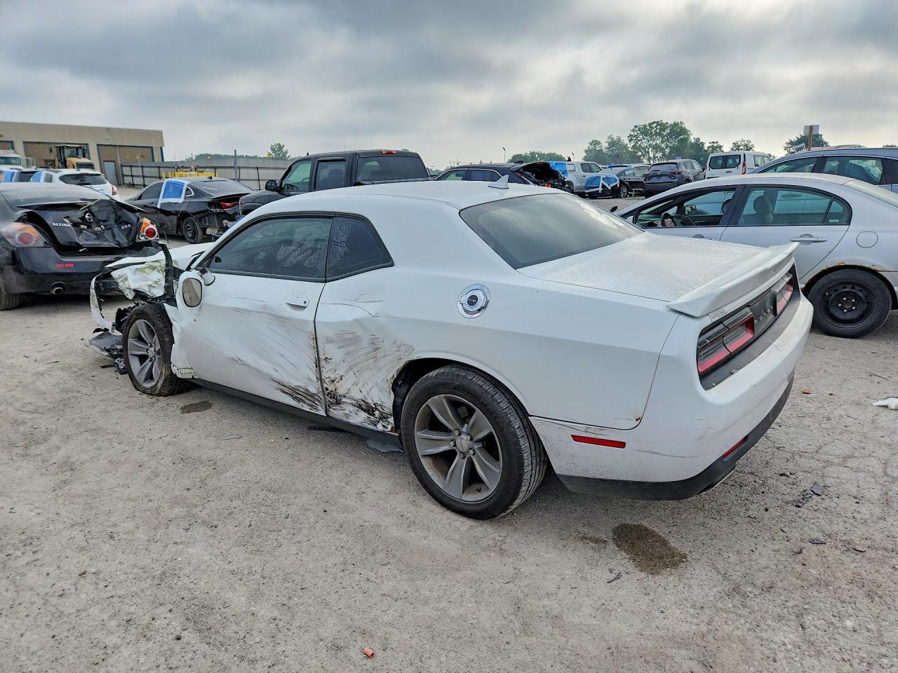 2019 Dodge Challenger Sxt - zdjęcie 2