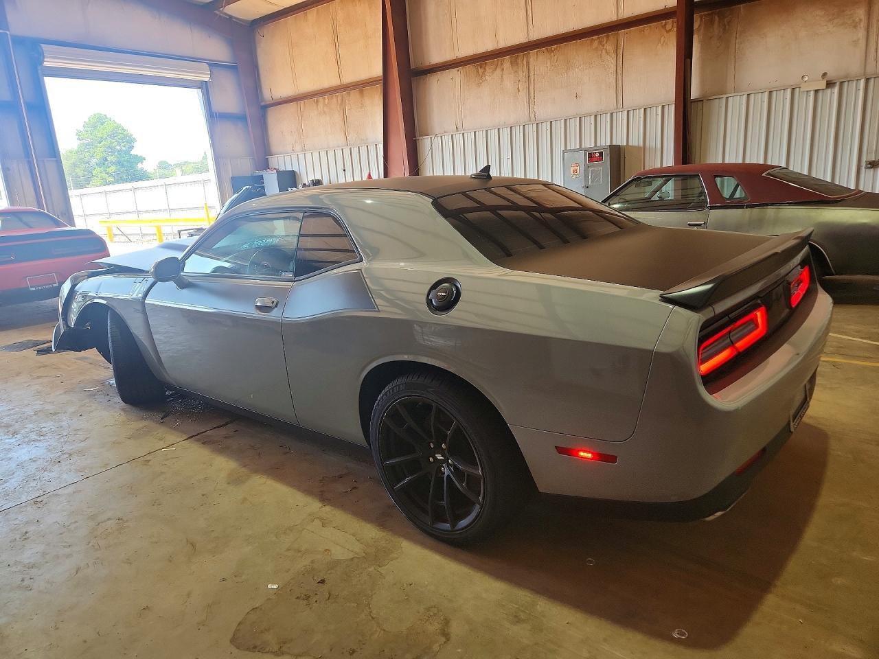 2021 Dodge Challenger R - zdjęcie 2