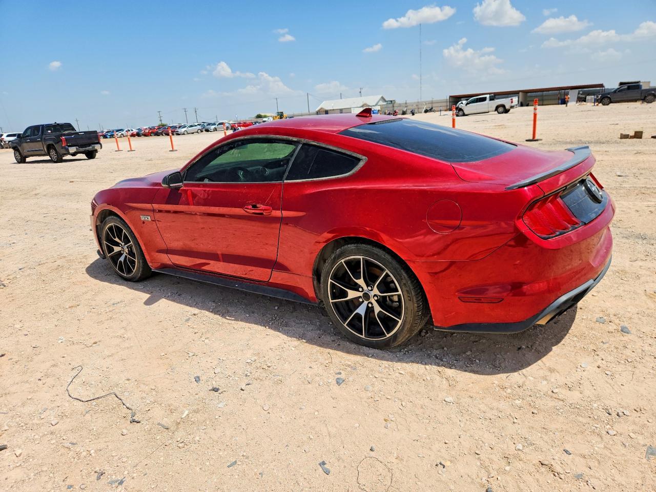 2021 Ford Mustang - zdjęcie 2