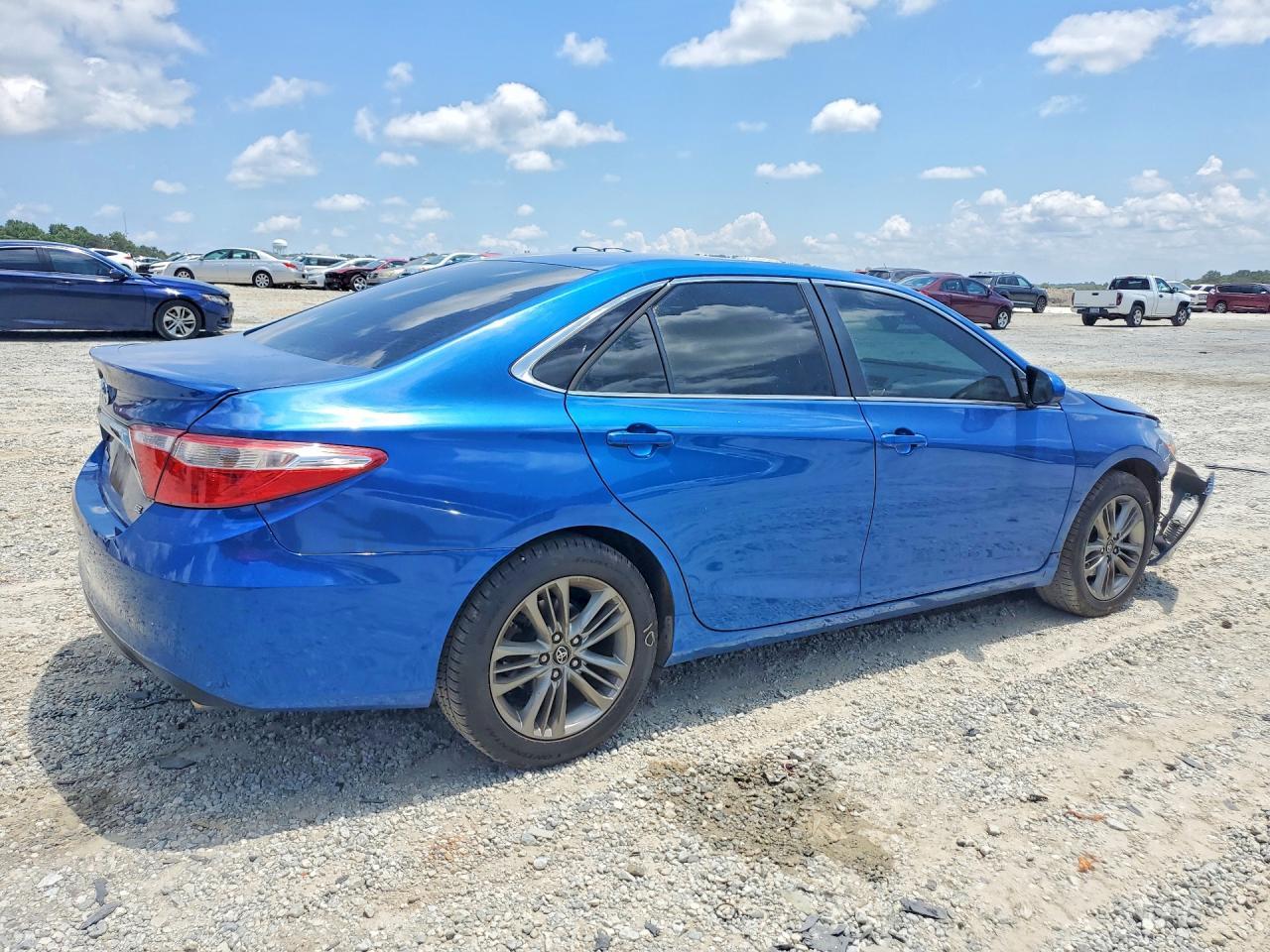 2017 Toyota Camry Se - zdjęcie 3
