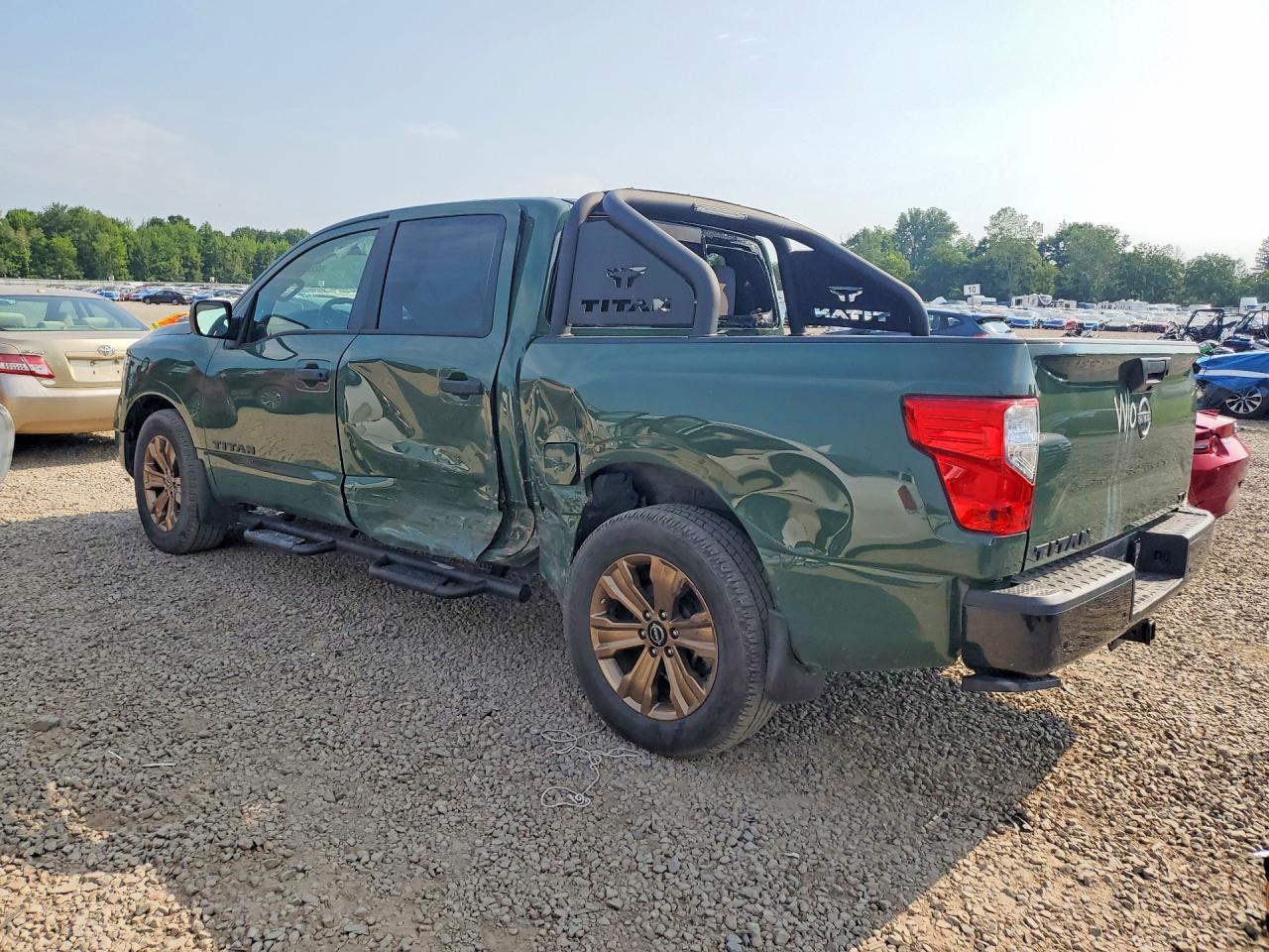2024 Nissan Titan Sv - zdjęcie 2
