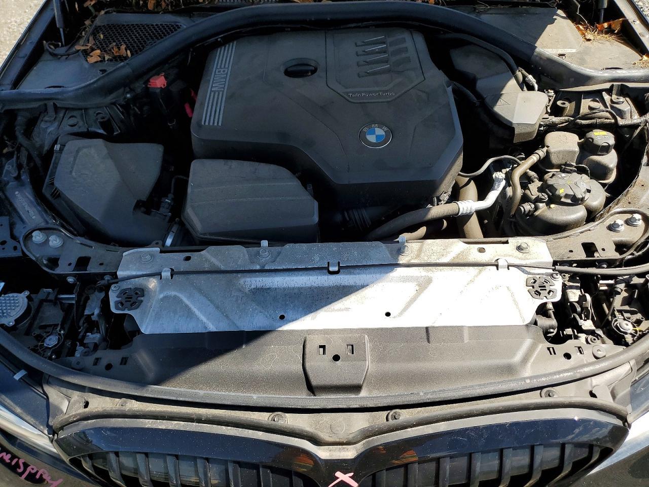 2021 BMW Seria 3 330i - zdjęcie 11