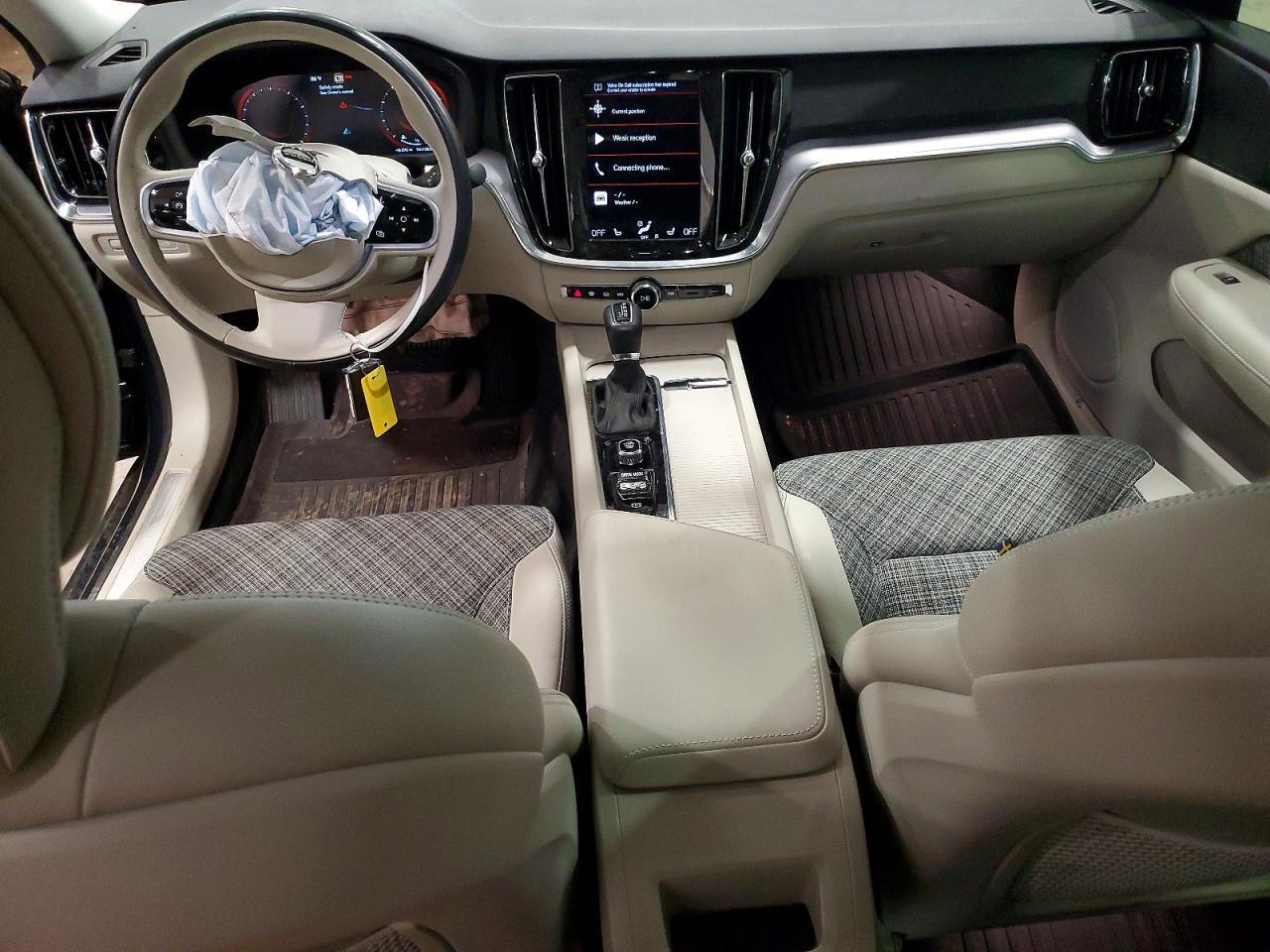 2021 Volvo S60 T5 Momentum - zdjęcie 8