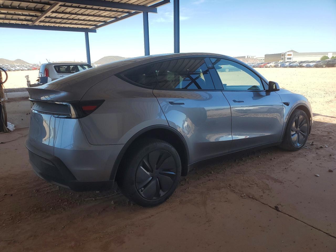 2026 Tesla Model Y - zdjęcie 9