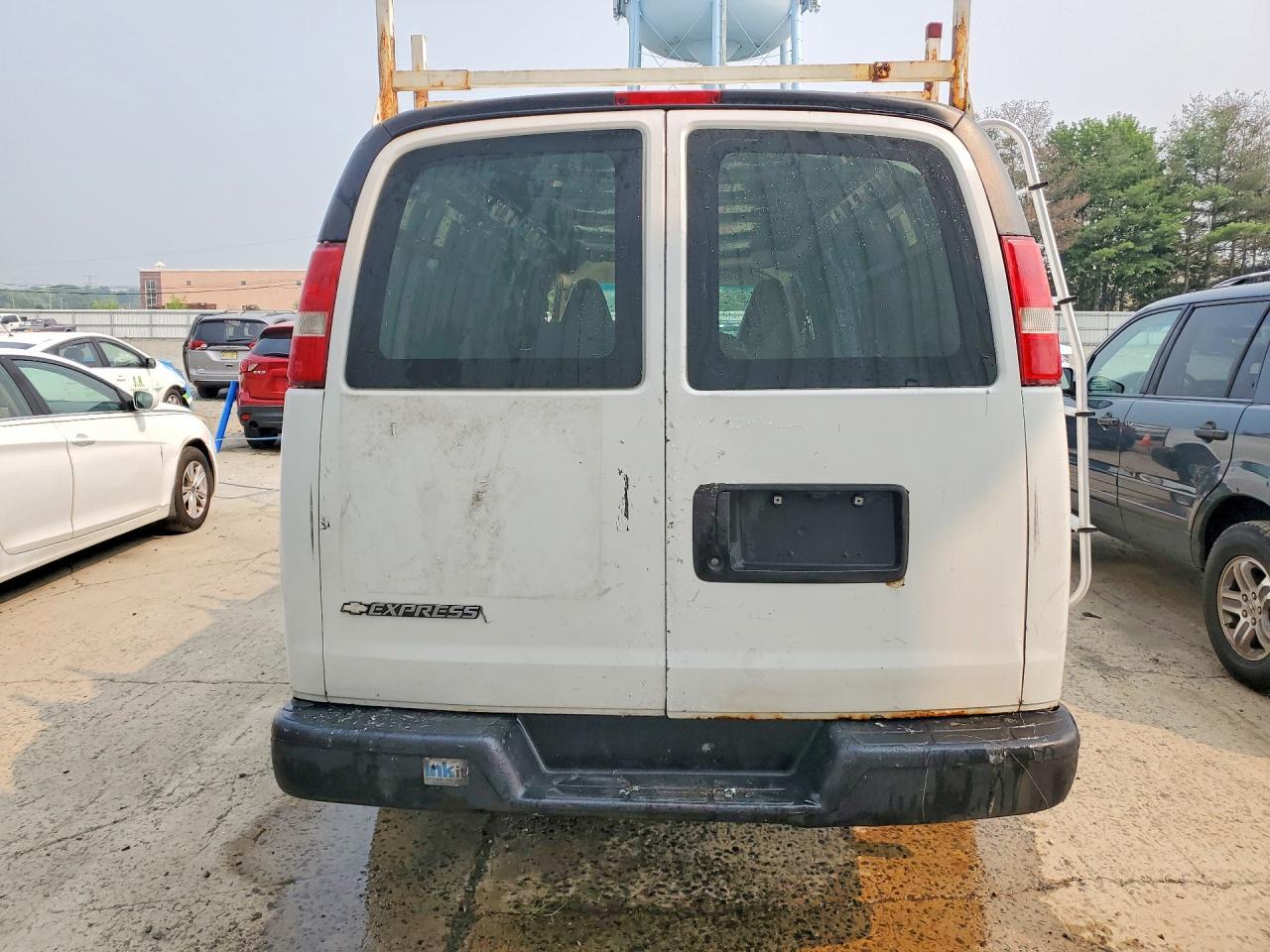 2016 Chevrolet Express G2500 - zdjęcie 6