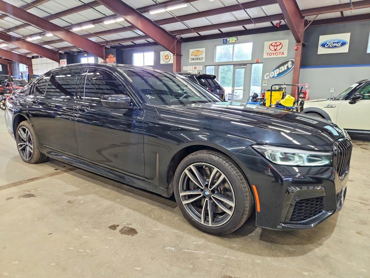 2021 BMW 750 Xi - zdjęcie 4