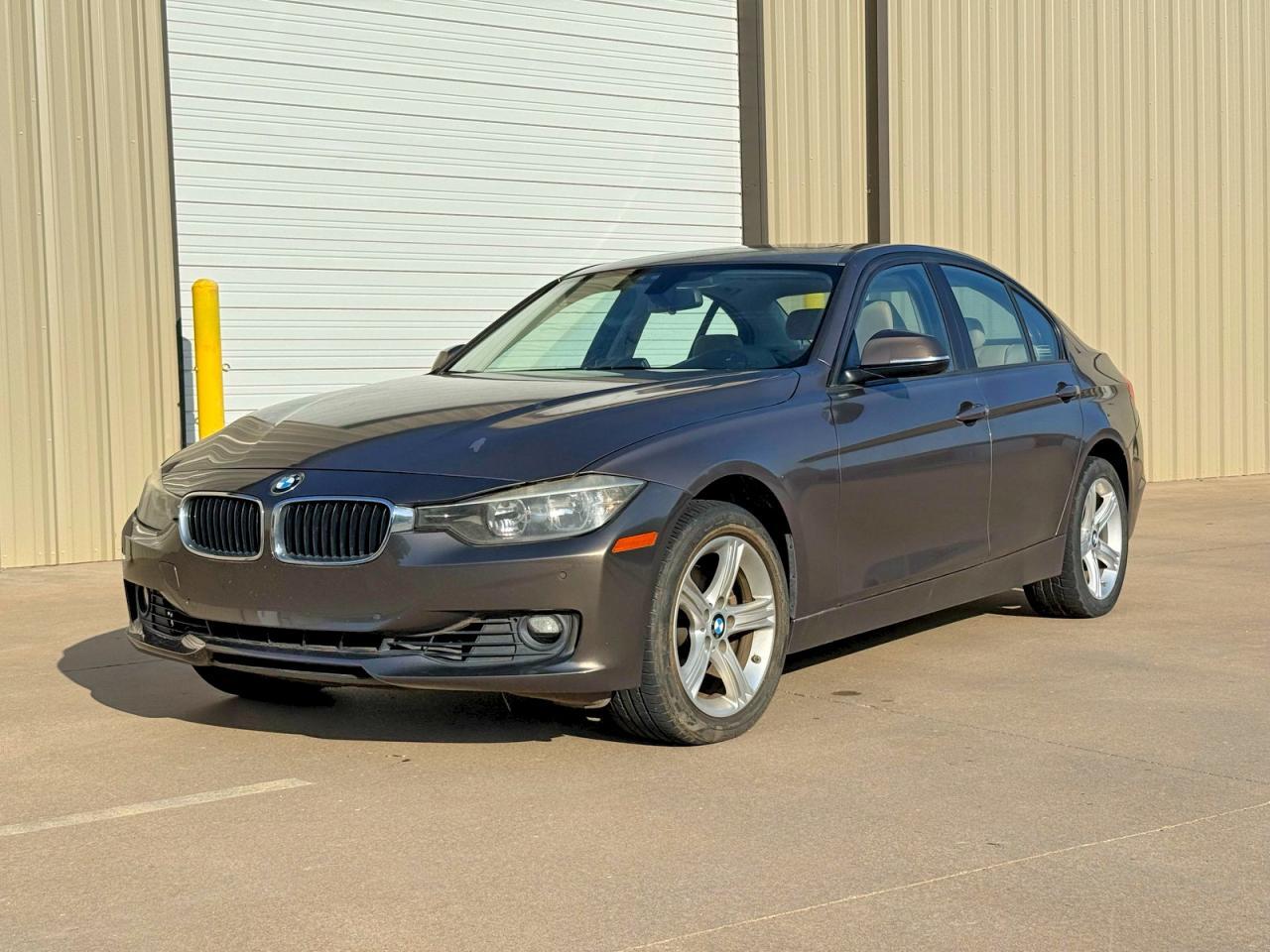 2013 BMW 328 I - zdjęcie 2
