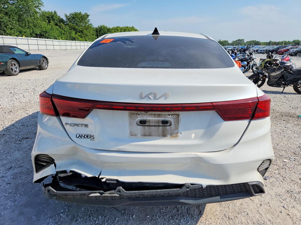2023 Kia Forte Lxs - zdjęcie 6